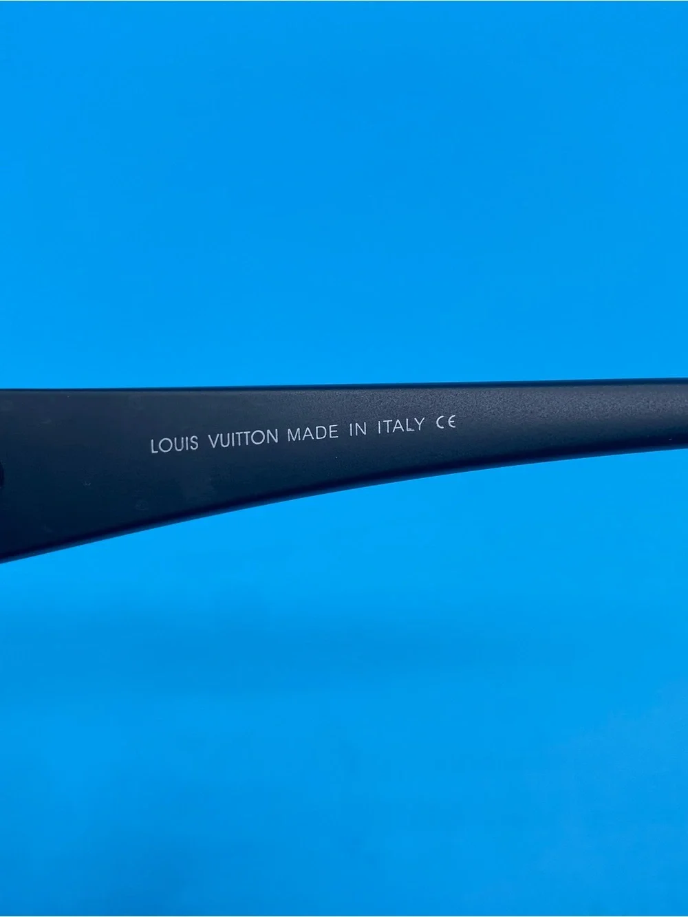Louis Vuitton Black Rectangular Sunglasses with Dark Lenses - Picture 3 of 4